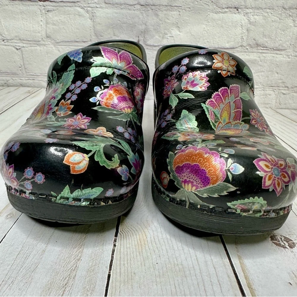 Dansko XP 2.0 Paisley Floral Patent - Picture 7 of 14